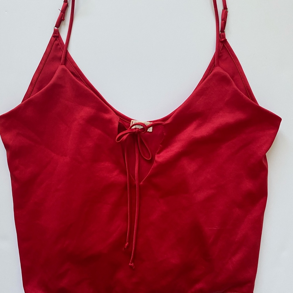 Red thin strap crop top